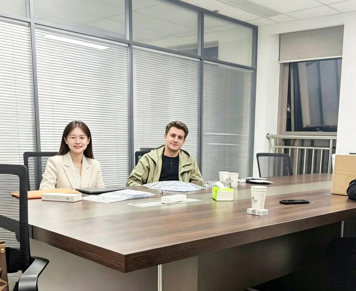 Warmly welcome customers to visit our factory